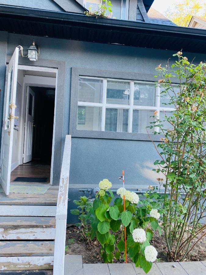Lovely II Space Share A Room East York Canada 多伦多 外观 照片
