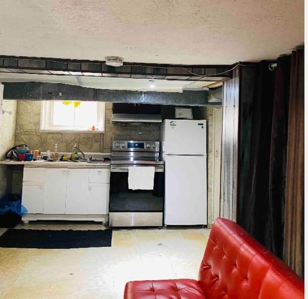 Lovely II Space Share A Room East York Canada 多伦多 外观 照片