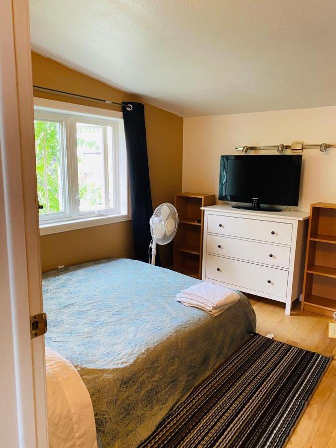 Lovely II Space Share A Room East York Canada 多伦多 外观 照片